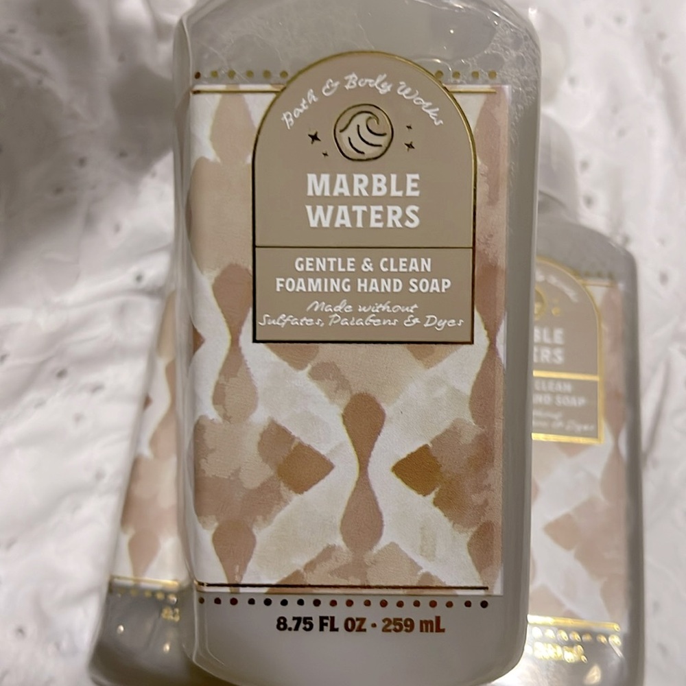 NEW- Bath & Body Works. Marble Waters Foam Soap - Picture 2 of 3
